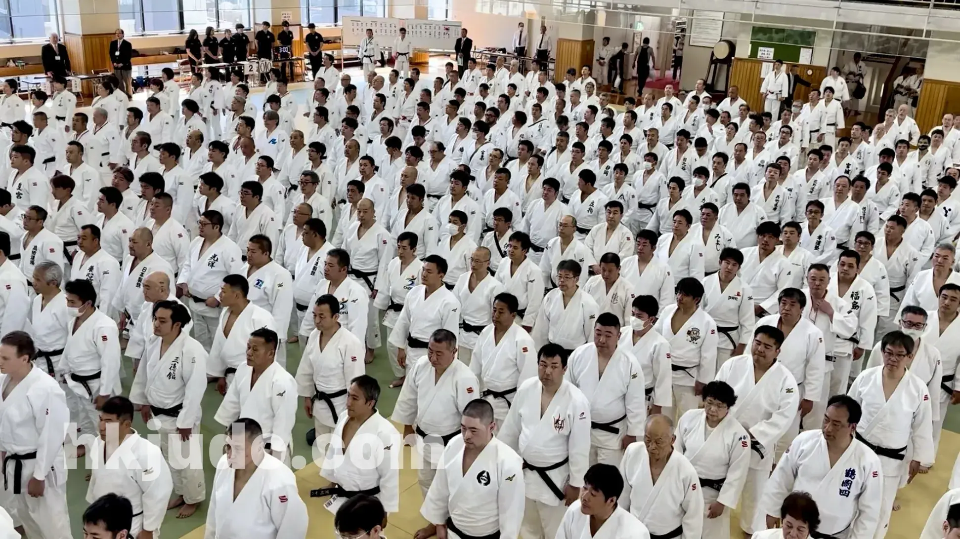 全日本柔道高段者大會參加者在道場集合
